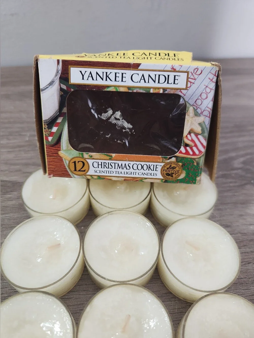 Yankee Candle Tea Light CHRISTMAS COOKIE - Box of 11 - .35 oz